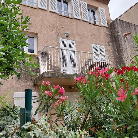 Appartement Port De Hyères Екстериор снимка