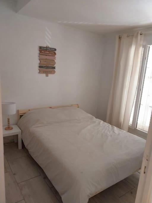 Appartement Port De Hyères Екстериор снимка