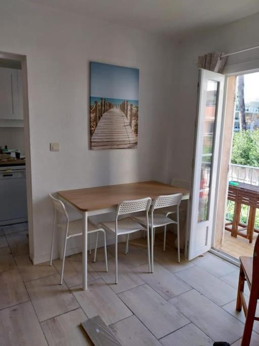 Appartement Port De Hyères Екстериор снимка