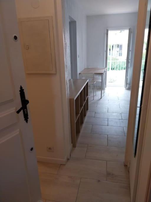 Appartement Port De Hyères Екстериор снимка