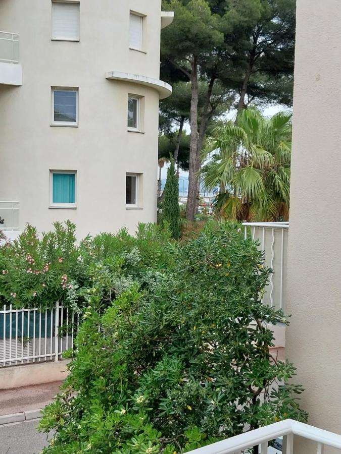 Appartement Port De Hyères Екстериор снимка